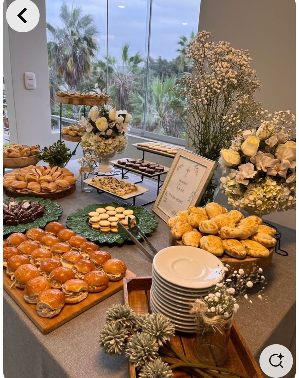 Mesa de mini burgers Menfi's Buffet