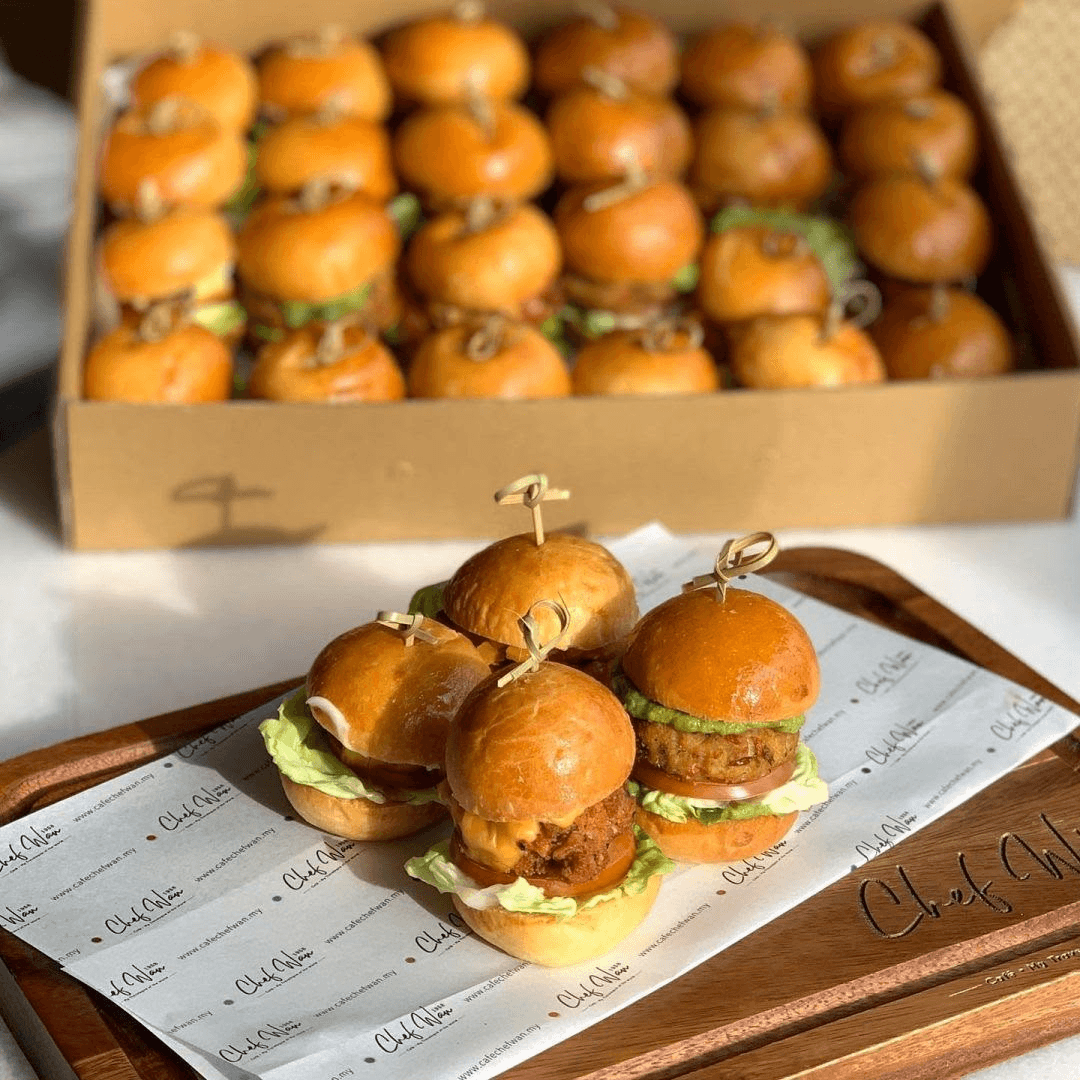 Mini burgers e combos infantis Menfi's Buffet 6